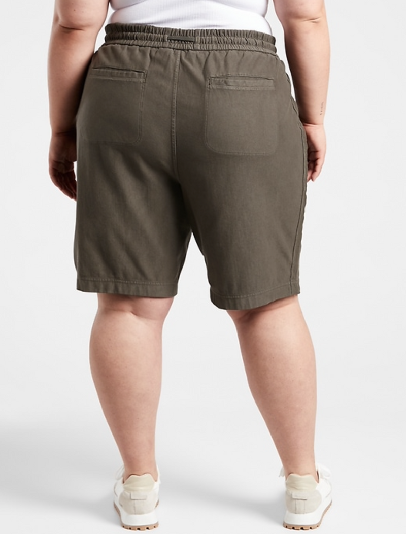 Athleta Cypress Green Elastic Waist Stretchy Farallon Bermuda