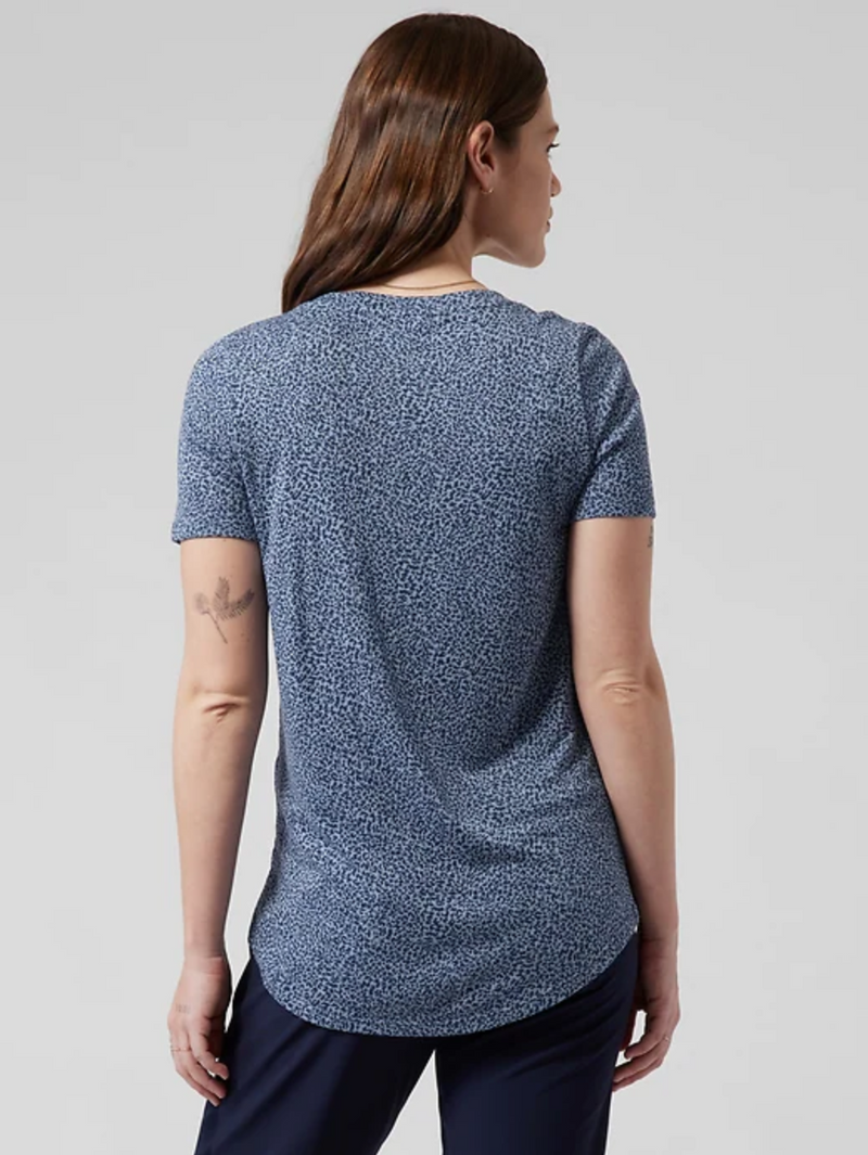 Athleta Blue Micro Cheetah Scoop V-Neck Short Sleeve Breezy Tee Top