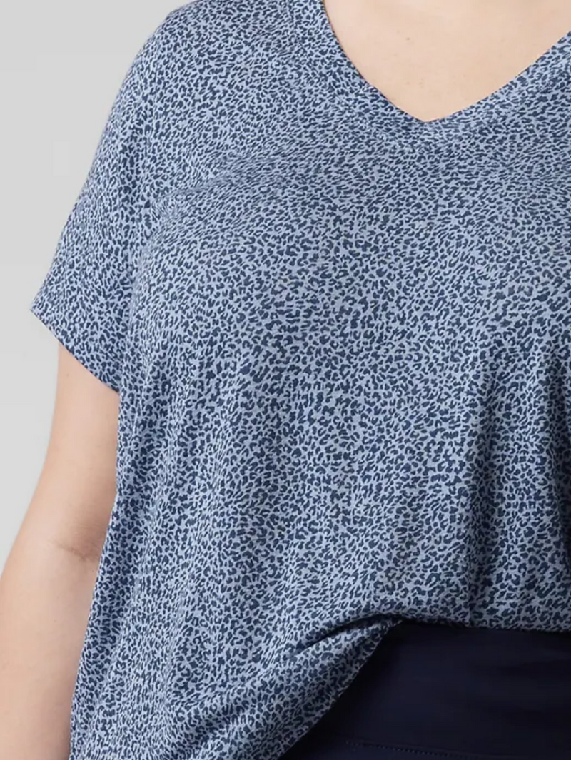 Athleta Blue Micro Cheetah Scoop V-Neck Short Sleeve Breezy Tee Top